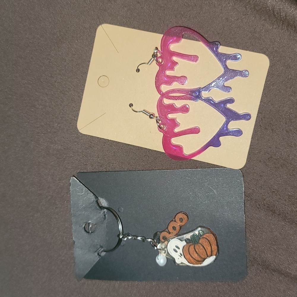 Resin melting heart earrings and ghost keychain
